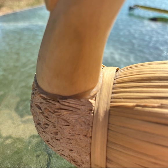 Handcrafted Swan Carved Wood Head & Sculpted Reed Body Figurine Display - Picture 6 of 11